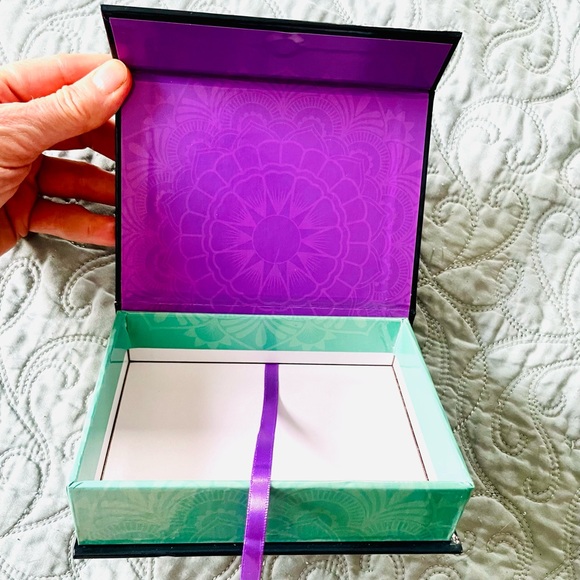 Hummingbird Wisdom Oracle Cards - Picture 6 of 10